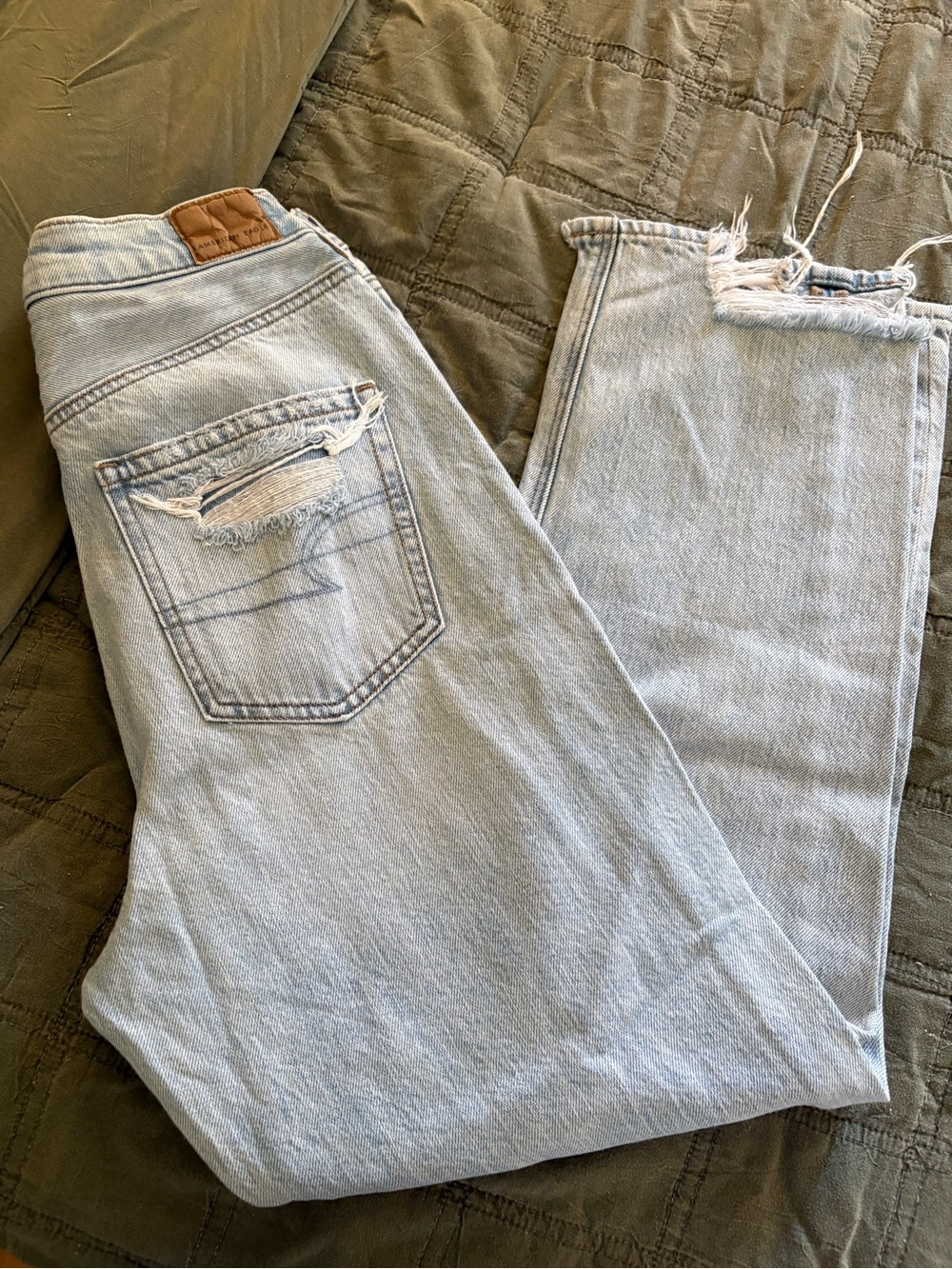 American Eagle Outfitters Light Blue Denim Jeans - Size 6 - Picture 2 of 3